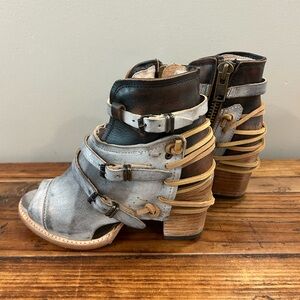 Freebird by Steven Heeled Carterr Booties